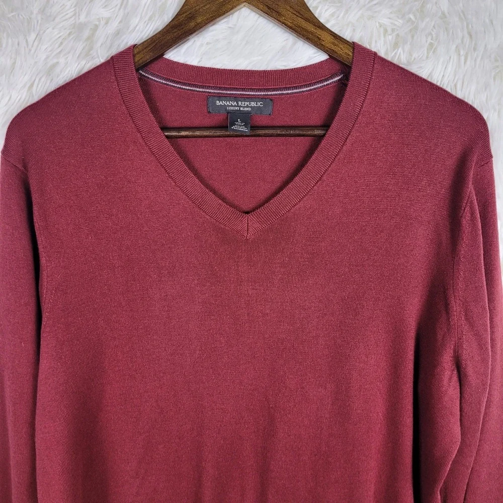 Banana Republic Mens Luxury Blend V-Neck Sweater Burgundy Silk Cashmere Large